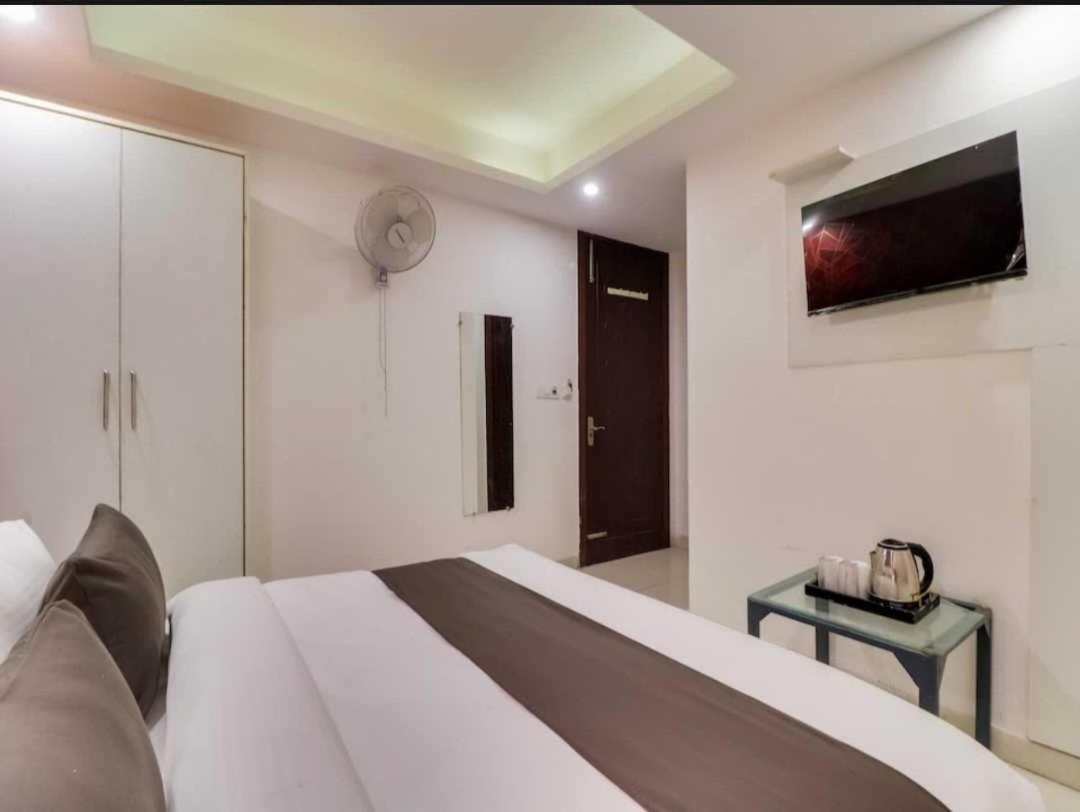 Hotel O Galaxy Stay Nueva Delhi Exterior foto